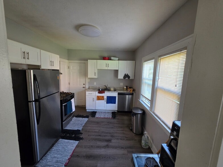 Building Photo - 2803 Avondale Ave