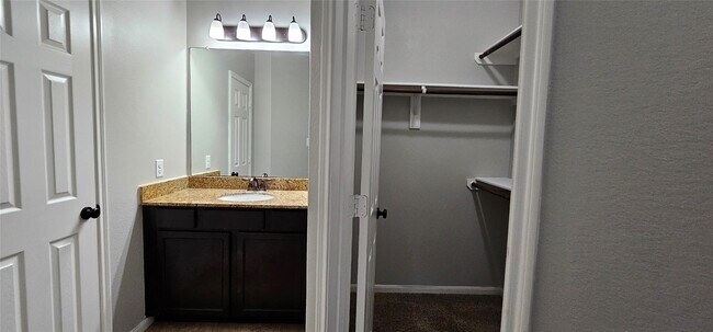 Building Photo - 6027 Turner Shadow Ln