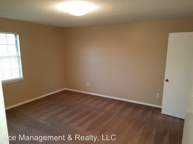 Interior Photo - 318 Tammy St SW