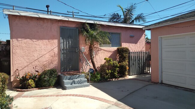 Backhouse Front View - 2724 W Caldwell St