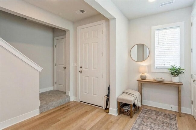 Building Photo - 701 Halcyon Ln