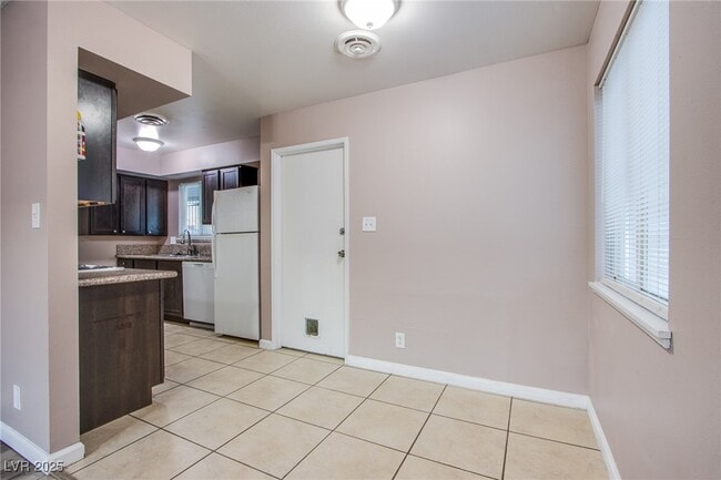 Building Photo - 4153 Crater St