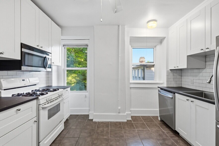Building Photo - 407 Biddle Ave