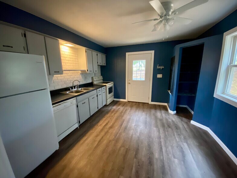 Building Photo - 68 Penny Rd