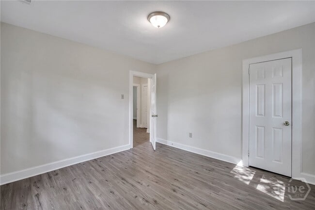 Building Photo - 405 S Baldwin Cir