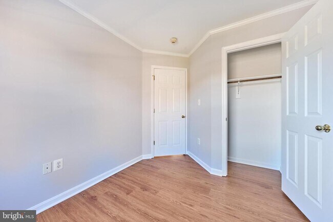 Building Photo - 685 Springhouse Square SE