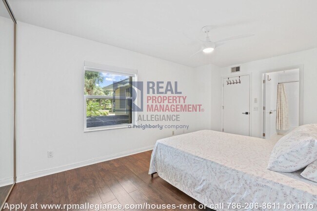 Building Photo - Stylish 2-Bedroom Townhome in Gated Boynto...