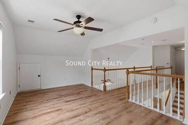 Building Photo - 5112 Bay Overlook Dr