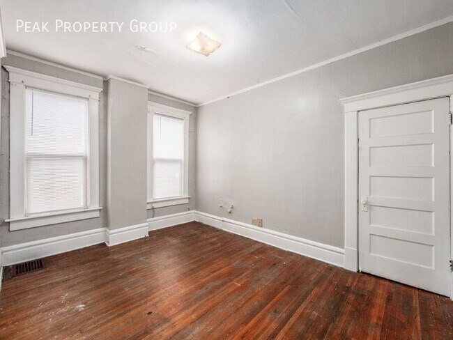 Building Photo - 133 E 12th Ave