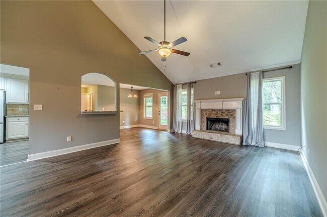 Building Photo - 511 Lena Dr