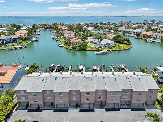 Building Photo - 637 Pinellas Bayway