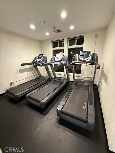 Building Photo - 488 E Ocean Blvd