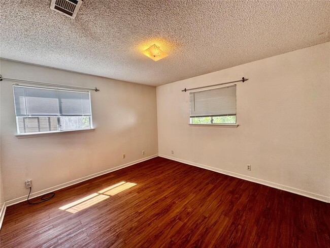 Building Photo - 4713 Sagebrush Trail