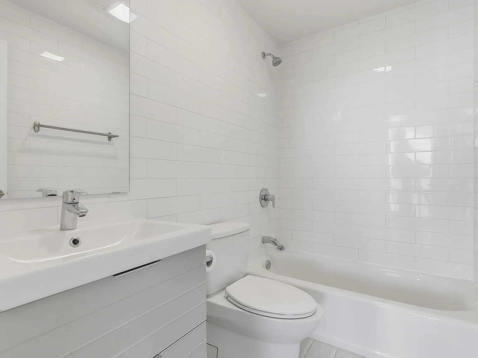 Building Photo - 2012 W Grand Ave