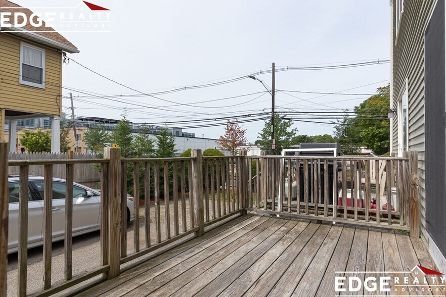 Building Photo - 58 Holton St