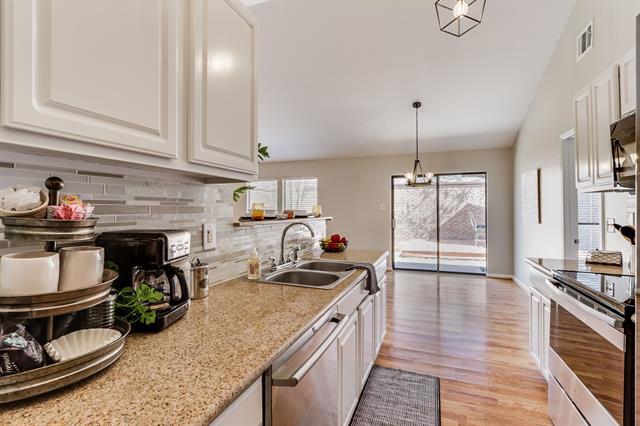 Building Photo - 929 Sugarberry Dr
