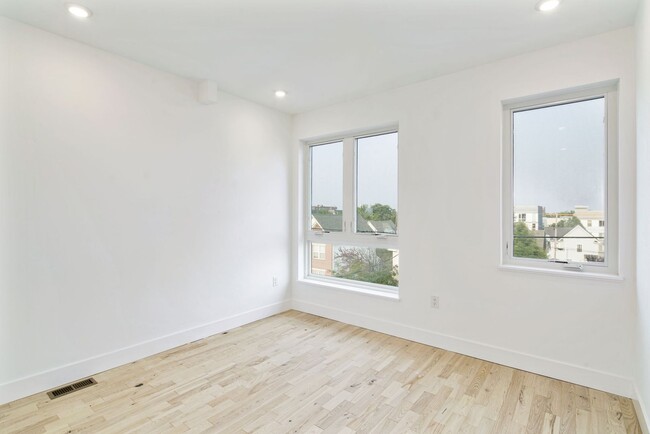 Building Photo - 410-24 N 8th St