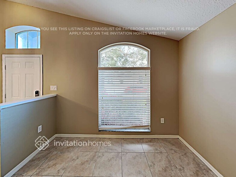 Building Photo - 25830 Bloomsbury Ct