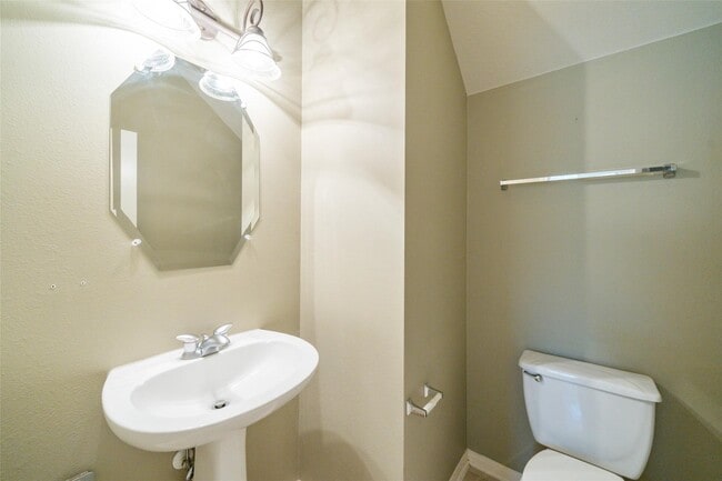 Building Photo - 8811 Sun Haven Ln