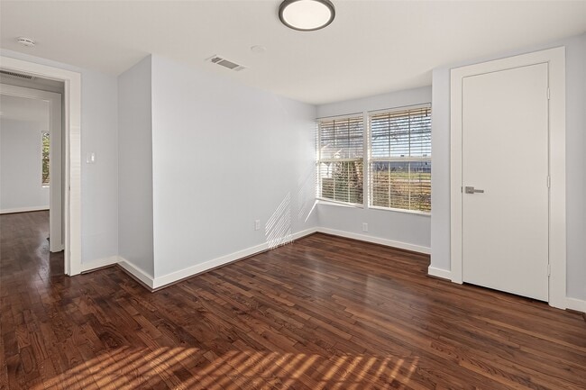 Building Photo - 754 Prosper St