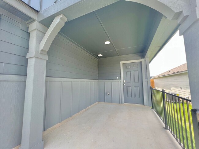 Building Photo - AVAILABLE MID JULY; APPLY TODAY ON OUR WEBSITE