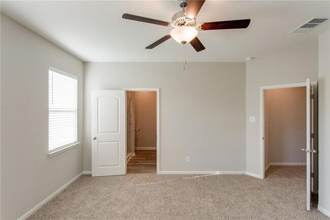 Building Photo - 241 Mount Vernon Way