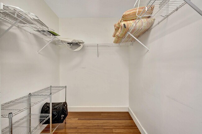 Building Photo - 2470 Sandstone Ct