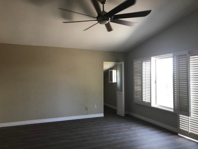 Building Photo - 1938 Aspen Ln