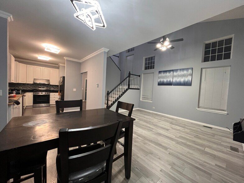 Building Photo - 211 Oxford Ct