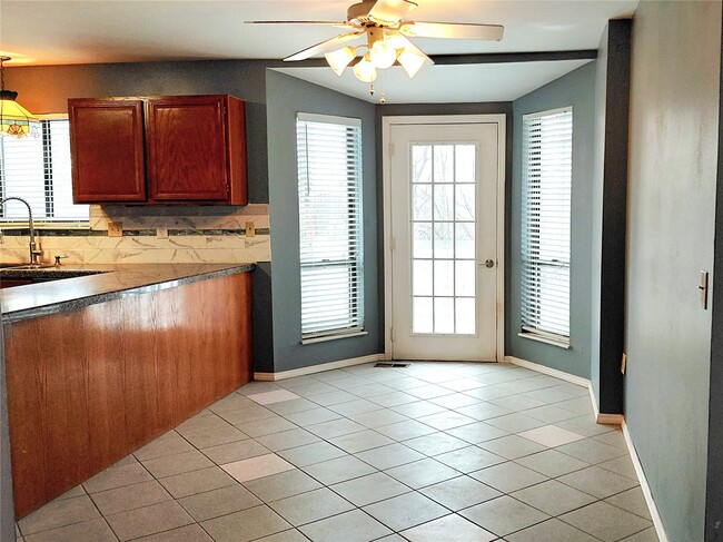 Building Photo - 961 Villa Gran Way