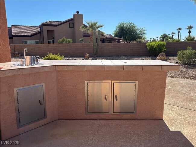 Building Photo - 1164 Golf Club Dr