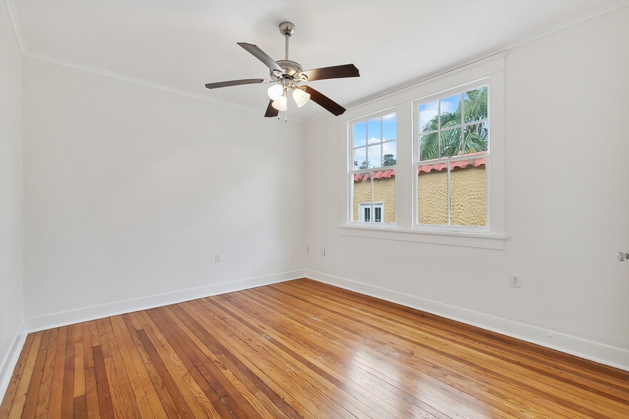 Building Photo - 3615 Louisiana Ave Pkwy