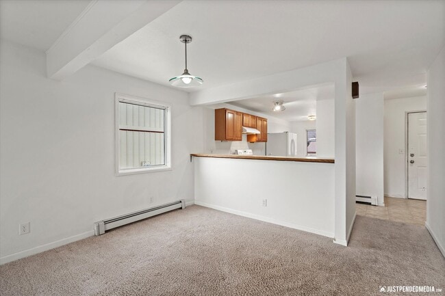 Building Photo - 2 Bed/ 2 Bath / Garage - Anchorage Condo!