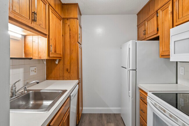 Building Photo - 34 A Padanaram Rd