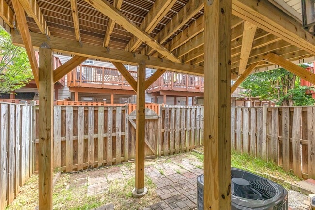 Building Photo - 5937 Kirkcaldy Ln