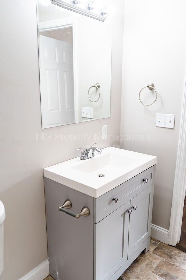 Building Photo - 3311 Canary Ave