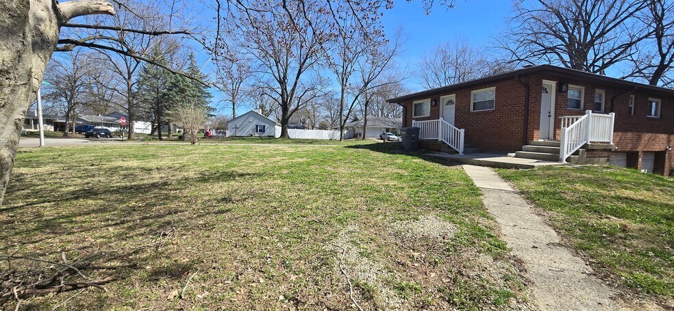 Building Photo - 7161 E Pleasant Run Pkwy S Dr
