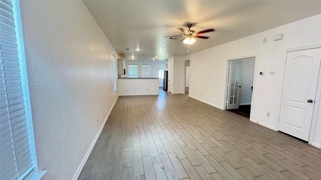 Building Photo - 8111 Royal Palm Ct