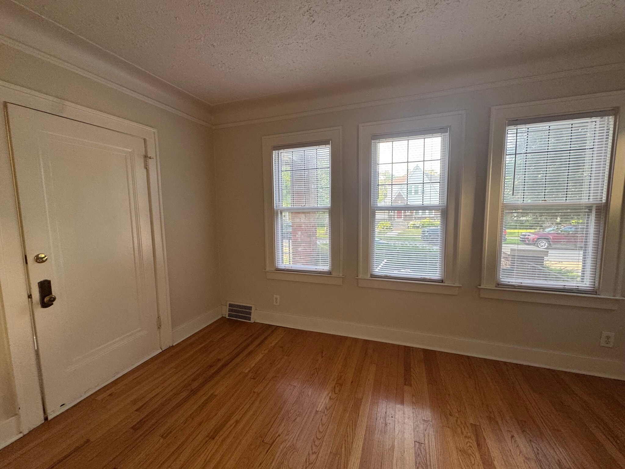 Living room windows - 166 Jewell St