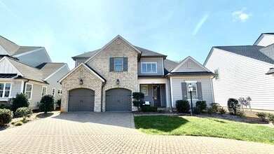 Building Photo - 1016 N Sharon Amity Rd