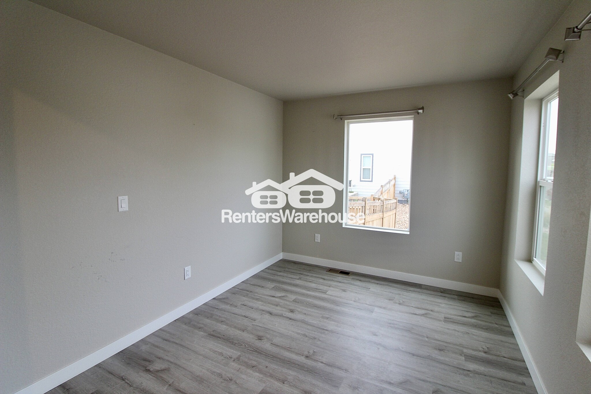 Building Photo - 911 Plum Creek Ct