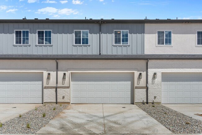 Building Photo - 1623 E 6820 N