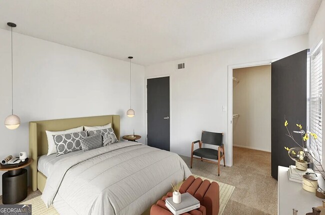 Building Photo - 3500 Windcliff Dr SE