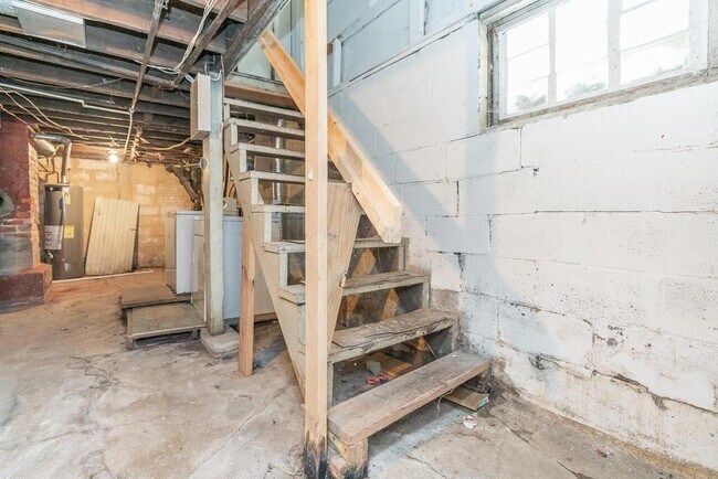 Building Photo - 2158 Indiana Ave