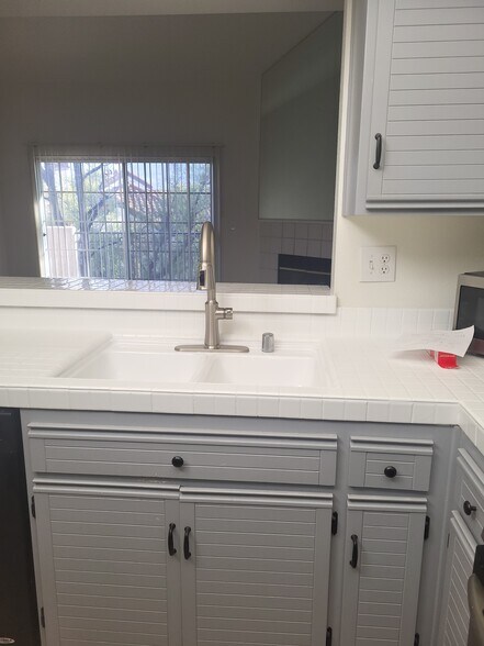 Building Photo - 24143 Del Monte Dr
