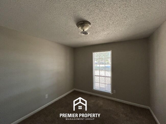 Building Photo - Charming 3BR/2BA Horn Lake Home | Hardwood Floors, Brick Fireplace & Fenced Yard
