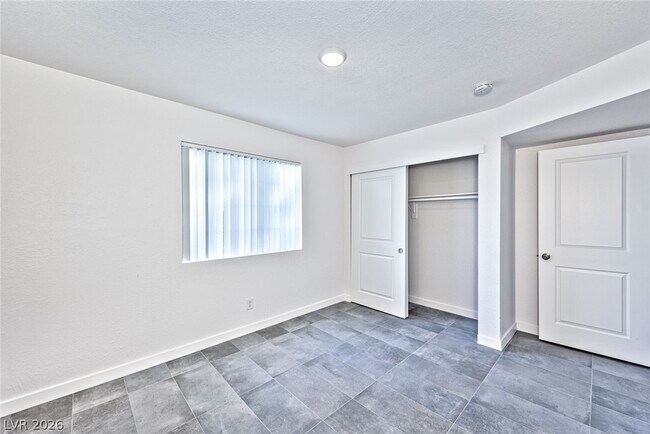 Building Photo - 1870 Nebula Dr