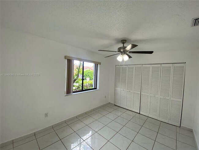 Building Photo - 10225 SW 144th Ct