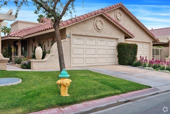 Building Photo - 77563 Woodhaven Dr S
