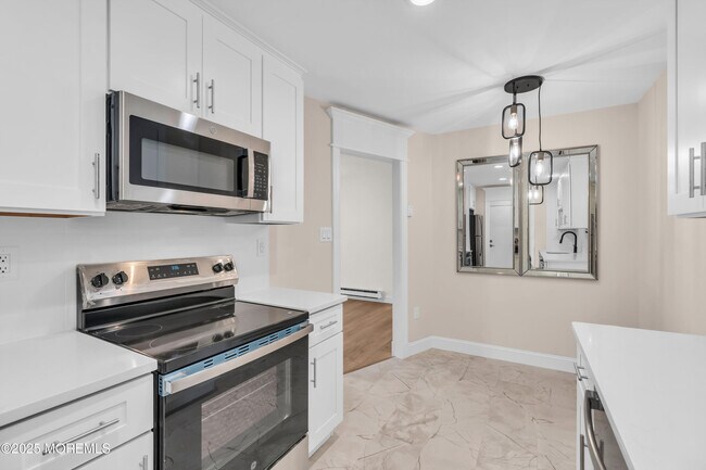 Building Photo - 218 Medford Ct